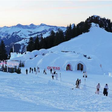 Wenn Gstaad zur Bühne internationaler Marken wird - Das Iglu-Dorf als Partner der Marke mit... FOTOS: SONJA WOLF