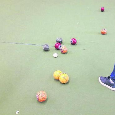 Bowls: erfolgreiche Titelverteidigung an der Mixed Pairs Trophy - Oft beindruckend hohes Spielniveau: Die Abgabedistanz zum Jack ist rund 35 Meter!