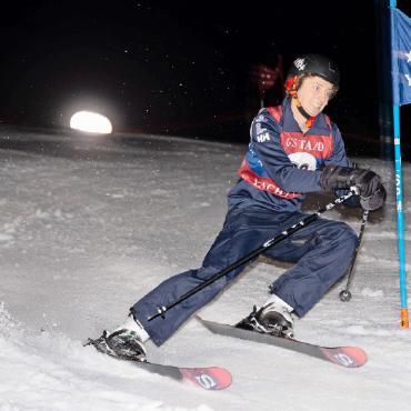 25. «Gstaad Yacht Club Interclub Ski Yachting» bringt Segler:innen zurück in die Alpen - Nachtskifahren auf dem Eggli.