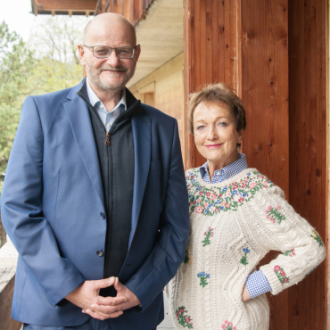 «Wir brauchen kein Geld von der Bevölkerung, nur ihren Goodwill» - Dr. Ralph Kray und Barbara Herbert engagieren sich für die Gstaad International Healthcare AG (GIH AG). (Foto: AvS)