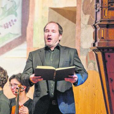 Bach monumental rekonstruiert - Der Bass Tobias Berndt.