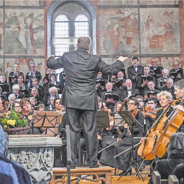 Komm, holder Lenz! - Mauritiuschor mit dem Orchestra degli Amici. FOTO: PHILIPPE CHEVALIER, SAANEN