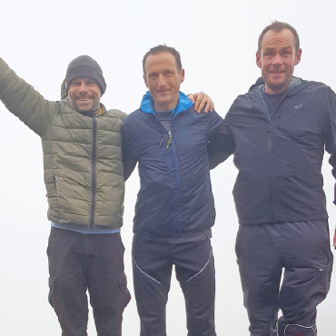 Bergläufer sind nicht Bergsteiger - Podest der Männer M40: Patrick Feuz, Lukas Iseli (links) und Heinz Wittwer (rechts). FOTOS: EUGEN DORNBIERER-HAUSWIRTH
