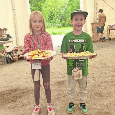Mini-Gstaad 2025: So haben wir Kinder regiert - und das Selbstvorbereitete eigenhändig den Kollegen servieren!