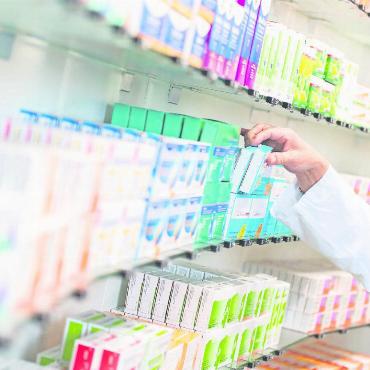 Arzneimittelversorgung: Lage laut Bund «problematisch» - Die Arzeimittelversorgung ist laut Bund «problematisch». Viele Apotheken stellen Medikamente wieder selber her. In der Apotheke Dr. Kropf wird dies schon seit jeher praktiziert. SYMBOLFOTO: ADOBE STOCK