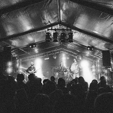 Slopesound geht in die zweite Runde - Das Slopesound Festival Saanenmöser kehrt im März 2025 zurück. FOTO: ZVG