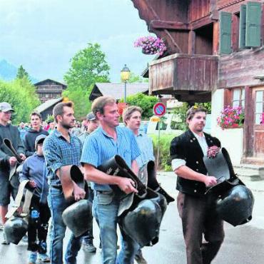 Von Spaltpilzen, Leid-, Neid- und Meidgenossen - Angeführt wurde die Festgemeinde von den Treichlern.