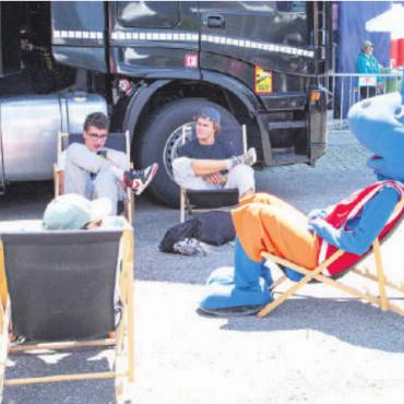 Das Swatch Beach Pro Gstaad - ein Beachvolleyballfest - Auch das Maskottchen ist ein Freund des Chillens.