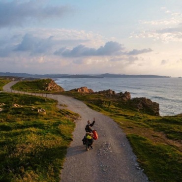 Mit dem Fahrrad um die Welt - (Foto: Charles Winmar)