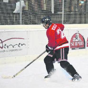 Keiner zu alt, um Eishockey zu spielen - Olivier Keller bei seinem Einsatz für den HCGS letzten Samstag. FOTO: NICOLAS GEISSBÜHLER