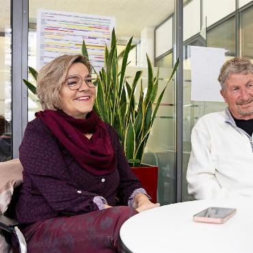 Zwischen Hof, Krieg und Hoffnung - Das Bühnenstück «Soldat Vögeli» ist für Ruth und Jürg eine Herzensangelegenheit. Die Vorbereitungen für die Aufführung auf der Freilichtbühne laufen bereits auf Hochtouren.