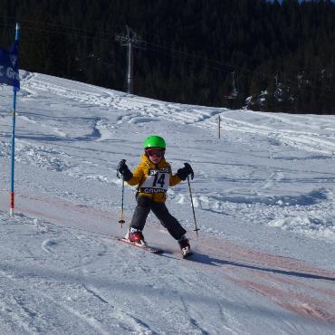 Zufriedene Gesichter am Skiclubrenntag an der Hublen