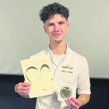 Chnusper-Becke Schönried holen Goldmedaille für das Croissant Saanensenf - Antoine Boillat erhielt für seine Eigenkreation – das Croissant Saanensenf – die Goldmedaille. FOTO: ZVG