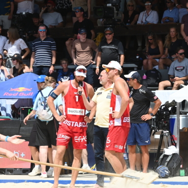 Wer schaffts in den Final? - Die Norweger nach dem Viertelfinalspiel gegen die Herren Cherif/Ahmend aus Katar, in dem sich beide Teams nichts schenkten. (Foto:AvS)
