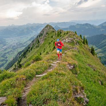 «Eine einzigartige Begegnung zwischen Alpen und Himalaya» – der Humani’Trail kommt nach Gstaad - Der Trailrunning-Event findet Ende September zum ersten Mal in Gstaad statt. Durchgeführt werden drei Rennen im Saanenland. Nächstes Jahr soll der Swiss Highlands Trail, wie der Event ab 2026 heissen wird, weiter ausgebaut werden. FOTOS: ZVG