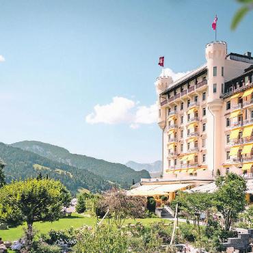 Doppelsieg für Gstaader Hotel im «Bilanz»-Hotel-Ranking - Laut dem aktuellen «Bilanz»-Hotel-Ranking ist das Gstaad Palace das beste Ferienhotel der Schweiz und das drittbeste europaweit. FOTO: GSTAAD PALACE, MELANIE UHKÖTTER