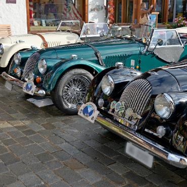 «Saanenland ist schön!» – der Morgan Club Schweiz rollt durchs Saanenland - Sportwagentradition aus England – zeitlos und stilvoll.