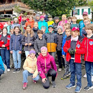 Schulkinder absolvierten erfolgreich den Postenlauf - Die erfolgreichen Teilnehmenden des Postelaufs Saanen.