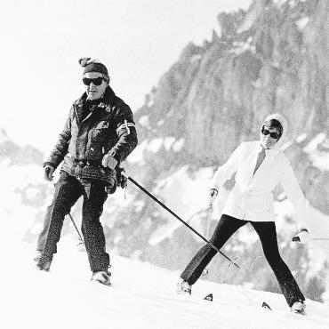 Happy Birthday, Julie Andrews! - In den Jahren 1968 und 1969 machte Julie Andrews ihre ersten Erfahrungen auf den Skiern im Saanenland, Skilehrer Walter Ludi half ihr dabei.
FOTO: ARCHIV VON GOTTFRIED VON SIEBENTHAL