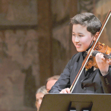 Das Saanenland erfüllt mit Violinen - Renaud Capuçon spielt im Duett mit einem jungen Talent. FOTOS: SOMMETS MUSICAUX DE GSTAAD