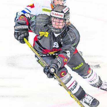 Jan Kneubühler setzt auf «Eis» - Jan Kneubühler aus Gstaad ist für die Länderspiele in Tschechien bei der U16-Nationalmannschaft aufgeboten worden. FOTOS: BMSPORTPHOTOGRAPHY BRIGITTE MÜNGER