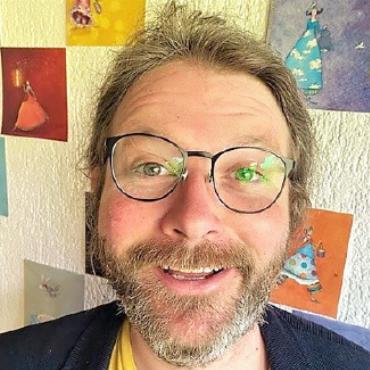 Vorhang auf! Theatererlebnis in den Herbstferien für Kinder ab sieben Jahren - Theaterpädagoge Adrian Willi.