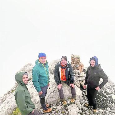 Mit Alphorn, Lampions und Leidenschaft – Nationalfeiertag im Saanenland - Auf dem Schluchhore: Patrick Moesler, Martin Trummer, Ueli Graber und David Trummer. FOTO: FRANZ REICHENBACH