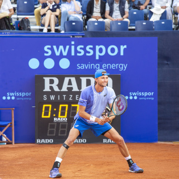 Weltklassetennis hält Gstaader Publikum in Atem - Leandro Riedi schied als letzter Schweizer aus dem Turnier aus. Trotzdem: Er bot den Zuschauerinnen und Zuschauern eine tolle Show.