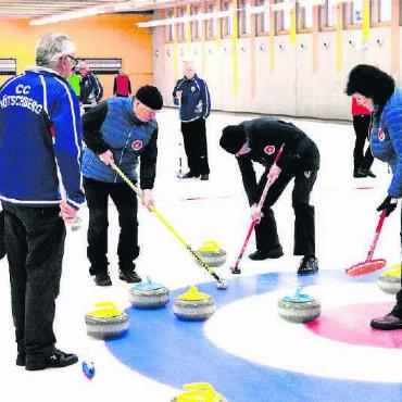 Zweiter Rang für das Team Gstaad 3 - Wo bleibt der gespielte Stein liegen?