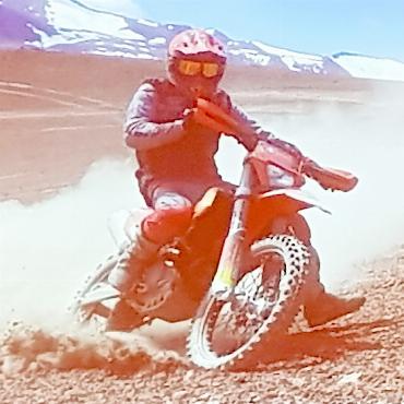 Genügend Sauerstoff im Bärensaal in Gsteig - Thomas Schranz berichtete von seinem Höhenweltrekord in Chile. Hier in voller Fahrt! FOTO: ZVG