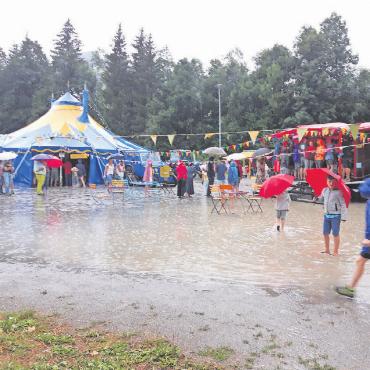 Zwei wunder(plunder)bare Ferienpasswochen sind vorbei - Trotz Gewitterrregen bleibt die Stimmung gelassen und bunt.