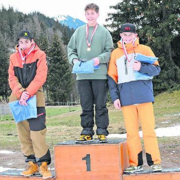 Spannendes Rennen für Schüler und Clubmitglieder in Gsteig-Feutersoey - Kategorie Boys Alpin 7.bis 9. Klasse