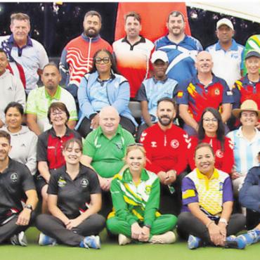 Nationale und internationale Erfolge für den Bowls Club Gstaad - Teilnehmende an CoC 2025: Marianne Künzle, zweite Reihe von unten, vierte von rechts.
