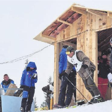 Jule Bratke und Johnny von Grünigen schnappen sich zwei Weltmeistertitel - Johnny von Grünigen am Start: Mit zwei ähnlich gefahrenen Riesentorläufen ebnete er sich den Weg zum Weltmeistertitel.