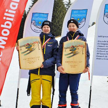 Gelungener Saisonabschluss für den Skiclub Schönried - Die beiden Tagesschnellsten am letzten Samstag: Jael Bratschi (links) und Ryan Leiser (rechts).