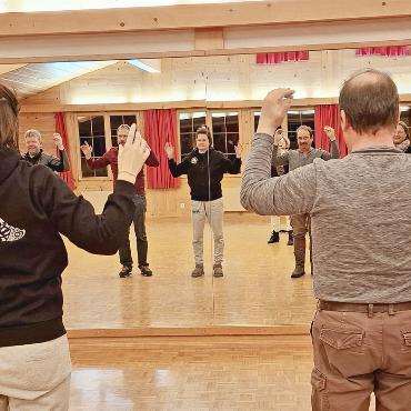 Freilichttheater: Die Proben haben begonnen - Die Charakterdarstellungen werden vor dem Spiegel geprobt.    FOTOS: JÜRG DOMKE