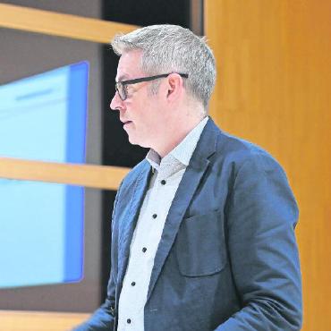 Steuersenkung um zwei Zehntel - Gemeindepräsident Markus Willen dankte am Freitagabend nach einer kurzen und unaufgeregten Gemeindeversammlung der Bevölkerung und seinen Ratskollegen für den respektvollen Umgang miteinander in kontroversen Gesprächen und hitzigen Diskussionen während der vergangenen Wochen und Monate.