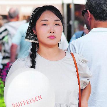 «Kuhlness» in Gstaad - Interessanter Mix aus Gästen und Einheimischen.