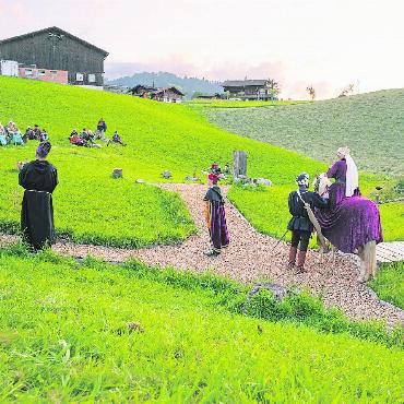 Hautnah dabei - Schnell aufstellen für die nächste Szene! FOTOS: MARCO MINNIG