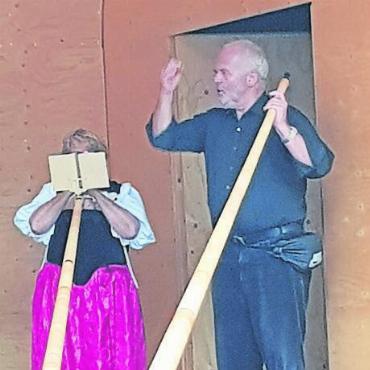 Wo Alphornklänge ertönen, da lass dich nieder – egal, ob es regnet oder windet! - Hans Stettler aus Langnau komponierte für das 30-Jahr-Jubiläum von Fritz Frautschi das Stück «Surprise».