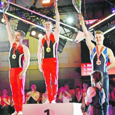 Aus Breitensport wird Spitzensport - K7: Schweizermeister Stefan Meier (Mitte) mit Simon Stalder (links) und Severin Ender.