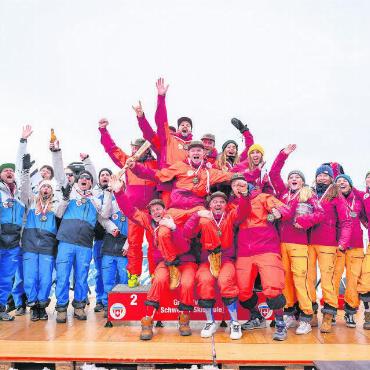 Jahresrückblick 2024 – Sport: Saanenlands Sportelite überzeugte - Erfolgreiche Saaner Demoteams am bernischen Schneesportlehrertreffen. FOTO: ZVG