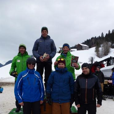 Zufriedene Gesichter am Skiclubrenntag an der Hublen