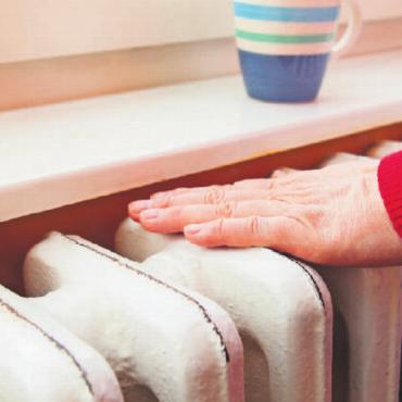 Fernwärme: Sanierung führt zu geplanten Unterbrüchen - Damit die Heizkörper warm bleiben, muss das Leitungsnetz der Fernwärme saniert werden. Dies führt zu kleineren, geplanten Unterbrüchen Anfang Oktober. SYMBOLBILD: ADOBE STOCK