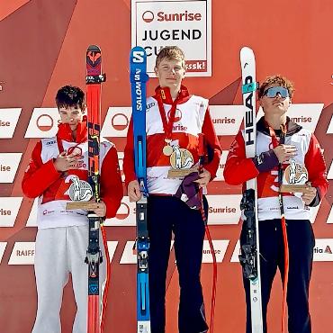 Fynn Brand ist U16-Schweizermeister im Super-G - Erster Rang bei der U16-Schweizermeisterschaft: Fynn Brand.