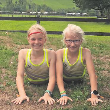Kantonalfinal Mille Gruyère und UBS Kids Cup - Rechts: Sofia und Zoe – sie mussten am Samstag früher auf den Zug
