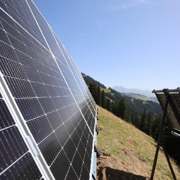 «Länger warten geht fast nicht» - Entsprechend redimensioniert sollen innert nützlicher Frist die Solartische auf dem Hornberg errichtet werden. Die Anlage Schneit soll wie geplant realisiert werden. FOTO: ZVG