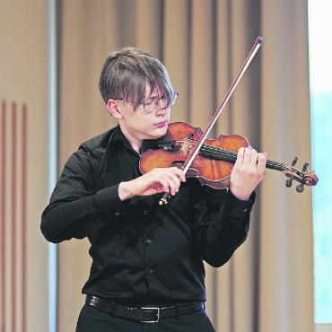 Gewinner des Lysy-Wettbewerbs löst weiteren Preis ein - Bohdan Luts damals beim Lysy-Wettbewerb. ARCHIVBILD: ASSOCIATION RENCONTRES MUSICALES CAMERATA LYSY