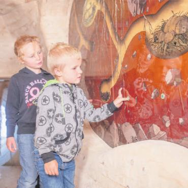 Mit grosser Zuversicht in ein neues Geschäftsjahr - Originelle Umsetzung beim Murmeli-Trail: Der neue Murmeli-Bau sorgte für viele strahlende Gesichter bei Gross und Klein. FOTO: ZVG