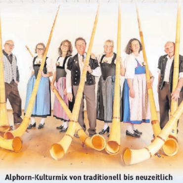 Konzert mit CD-Taufe - Die Alphorngruppe Saanenland-Pays-d’Enhaut unter der Leitung von Fritz Frautschi. FOTO: ZVG